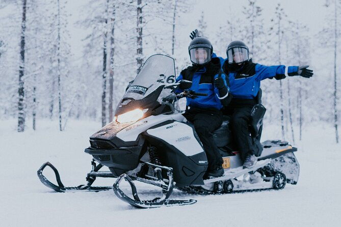 family-day-reindeer-husky-and-snowmobiling-in-levi-4