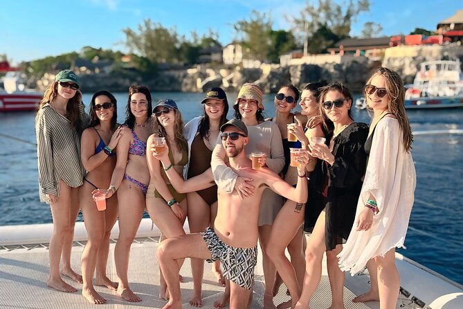 family-friendly-catamaran-cruise-sunset-ricks-cafe-snorkeling