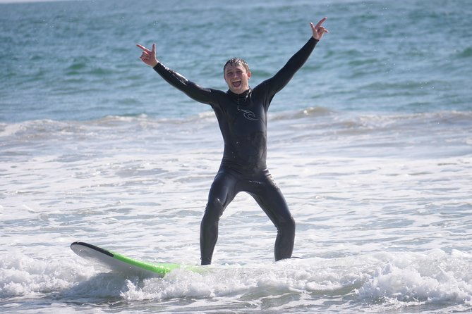 family-surf-lesson