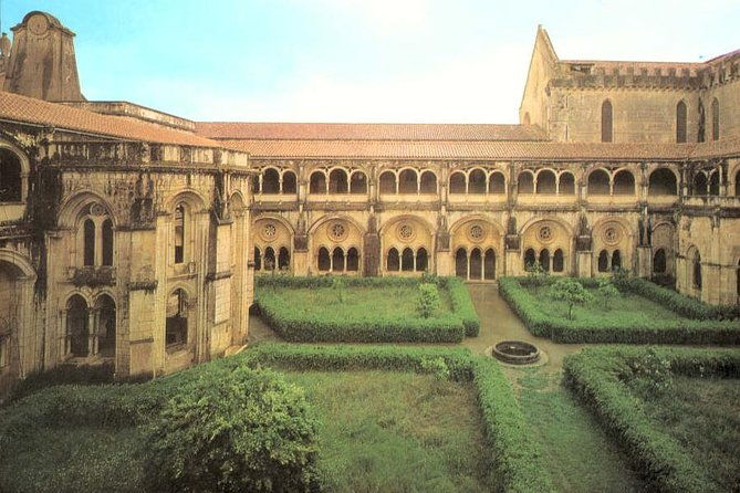 fatima-batalha-alcobaca-and-nazare-private-tour