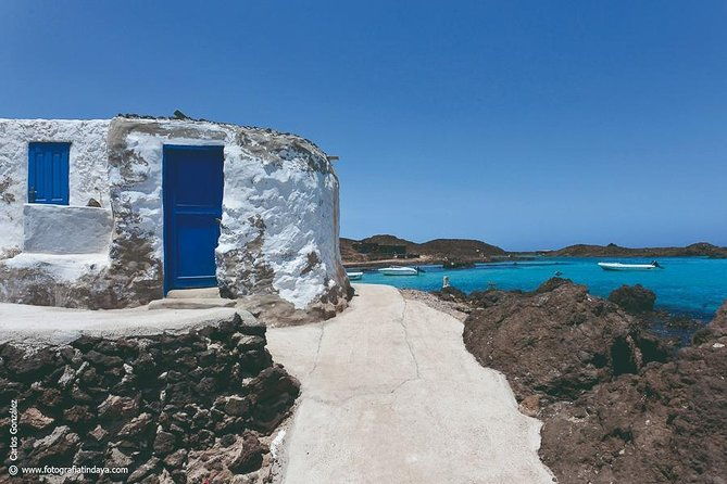 ferry-to-isla-de-lobos-round-trip-tickets-from-corralejo