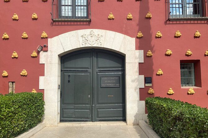 figueres-walking-tour-with-guided-visit-to-the-dali-museum