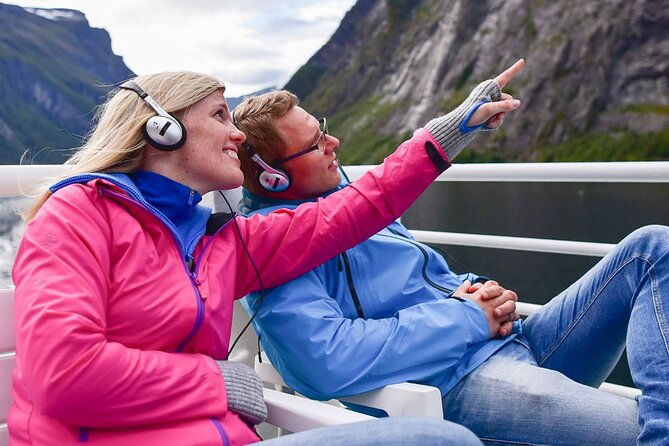 fjord-sightseeing-tour-by-boat-in-geiranger
