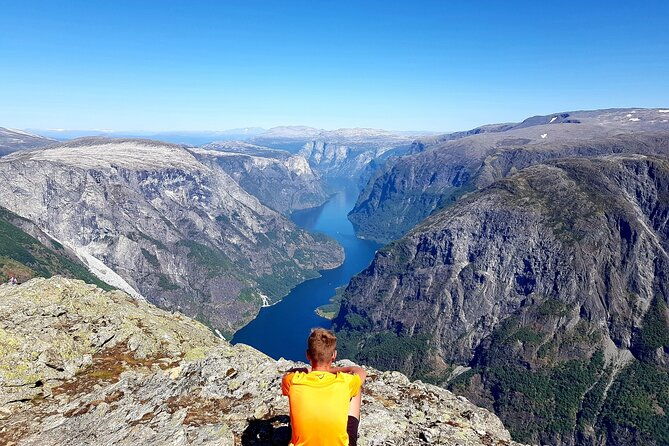 flam-tour-borgund-stave-church-laerdal-stegastein