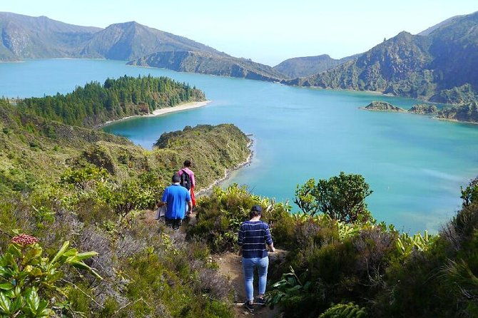 fogo-lake-hiking-tour-full-day
