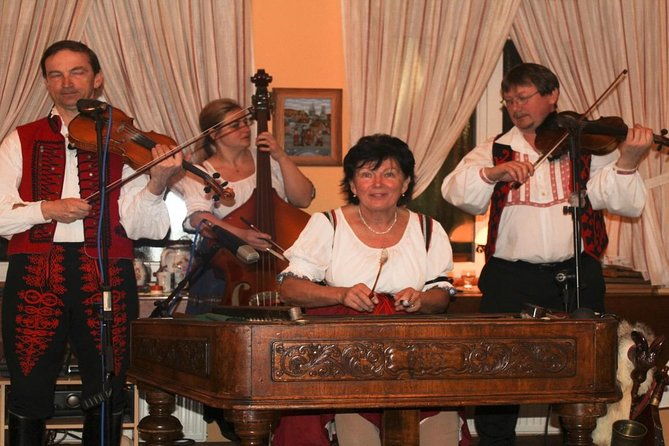 folklore-evening-with-music-and-dinner