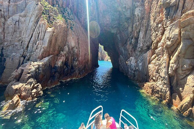 friendly-getaway-to-the-calanques-of-piana-from-cargese