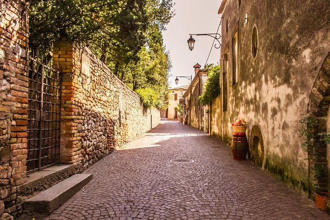 from-abano-montegrotto-tour-to-arqua-petrarca-medieval-village