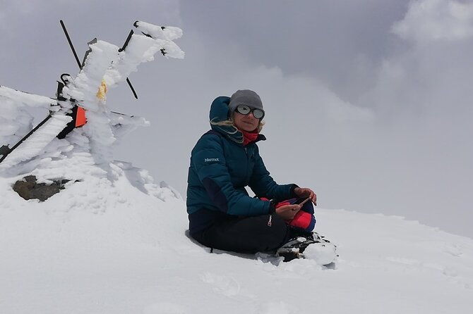 full-day-climbing-tour-to-chachani-volcano-6075-m-min-2-people