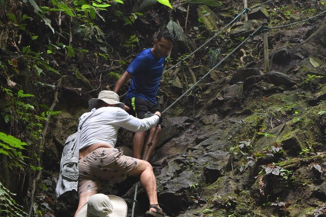 full-day-manuels-waterfalls-from-guayaquil