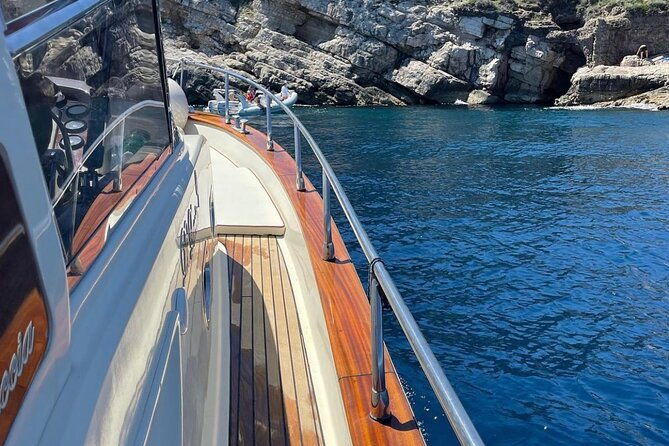 full-day-private-capri-boat-tour-from-positano