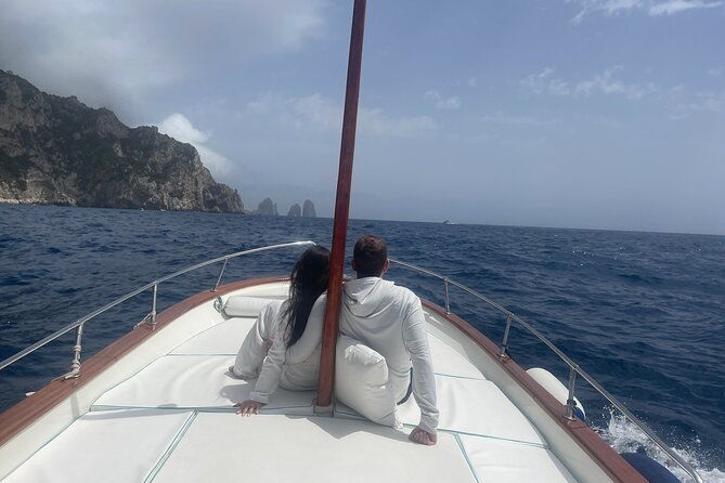 full-day-private-guided-boat-tour-of-the-capri-coast