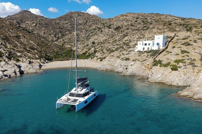 full-day-private-tour-in-santorini-by-luxury-catamaran