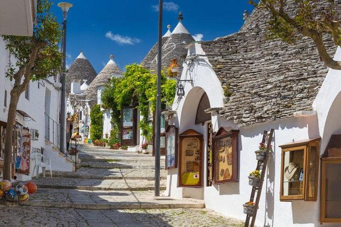 full-day-tour-alberobello-locorotondo-polignano-a-mare-bari