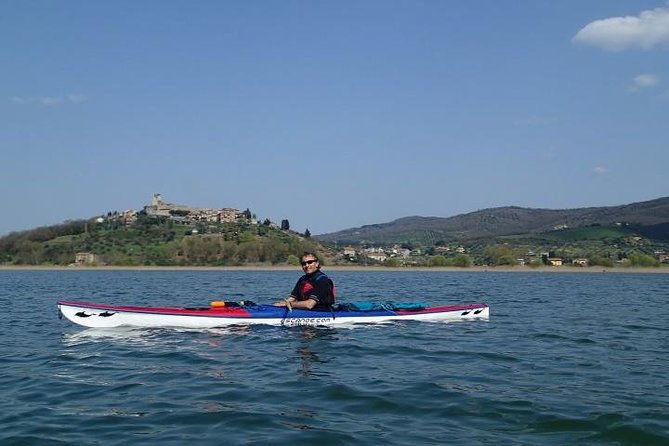 fun-kayaking-in-lake-trasimeno-with-lunch-umbria