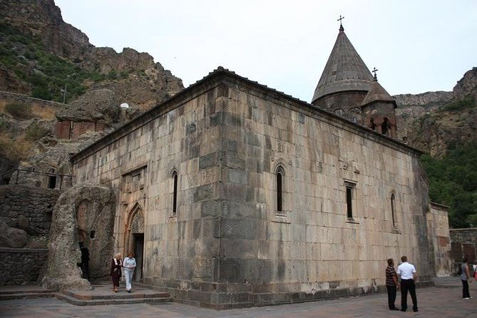 garni-geghard-pagan-christian-private-tour