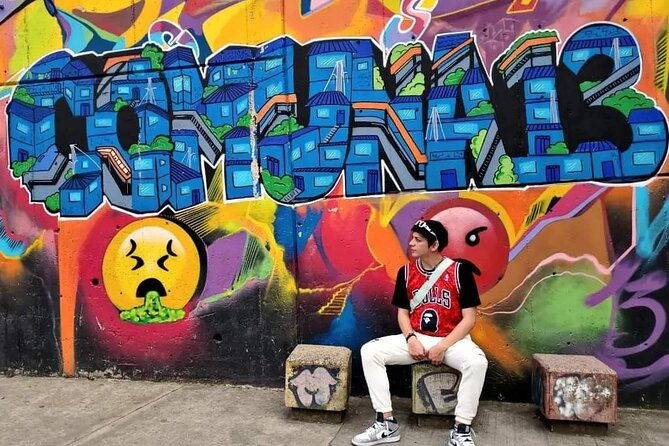 grafitour-comuna-13-more-than-a-tour-an-experience