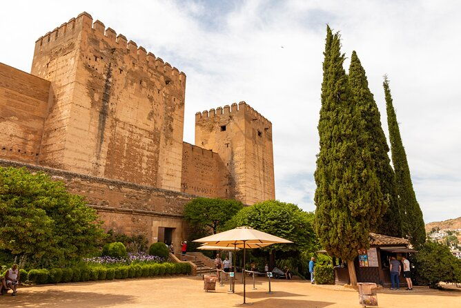 granada-alhambra-scavenger-hunt-and-sights-self-guided-tour