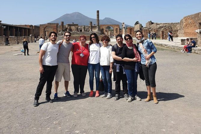 group-guided-tour-of-the-pompeii-excavations