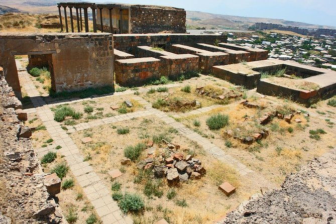 group-tour-sightseeing-in-yerevan-erebuni-museum-and-fortress