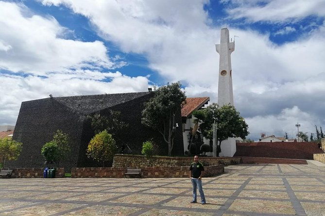 guatavita-and-salt-cathedral-group-tour-and-daily-departure