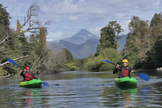 guided-kayak-trip-on-liucura-river