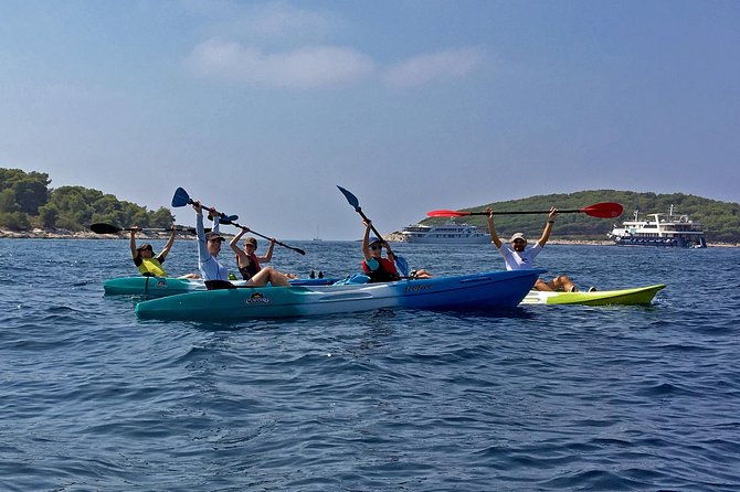 guided-kayaking-tour-to-pakleni-islands-2