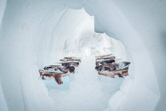 guided-tour-at-arctic-snow-hotel