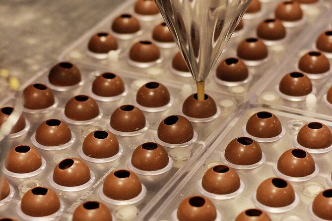 guided-tour-of-the-chocolate-factory-tasting-included