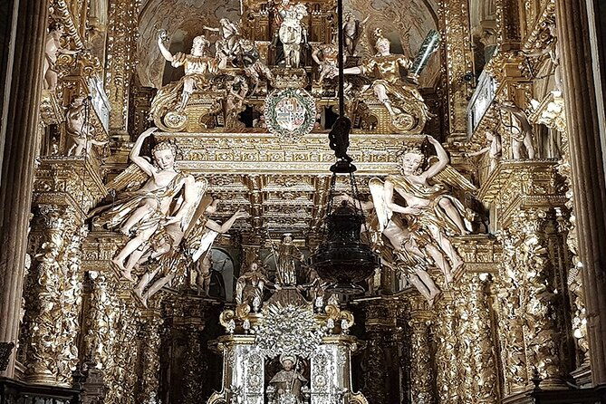 guided-tour-santiago-cathedral-museum-and-old-city