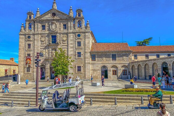 guided-tuktuk-tour-with-stops-and-drop-off-in-avila