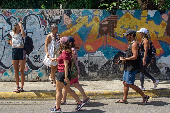 guided-walking-street-art-graffiti-tour-in-jaco-costa-rica
