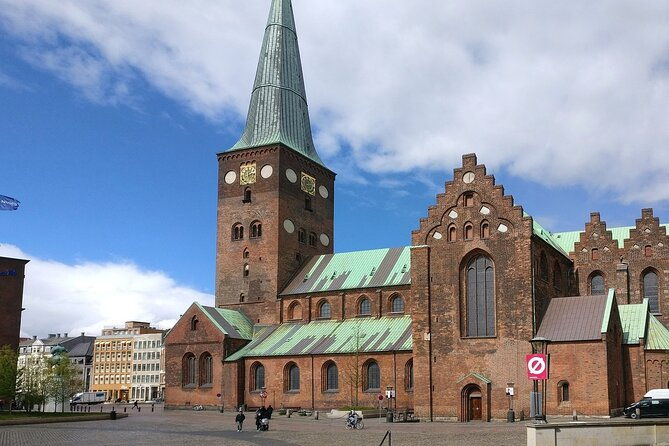 guided-walking-tour-in-aarhus