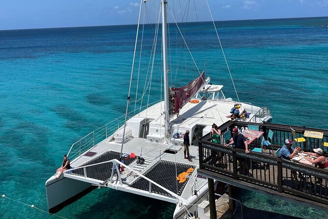 half-day-catamaran-party-boat-snorkeling-and-hip-strip-tour