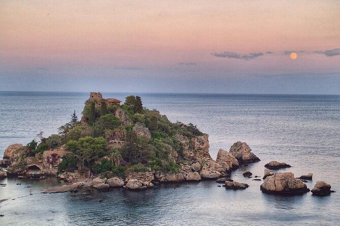 half-day-private-tour-to-messina-taormina-and-castelmola