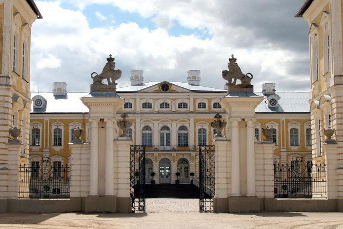 half-day-private-trip-to-rundale-palace-and-garden-2