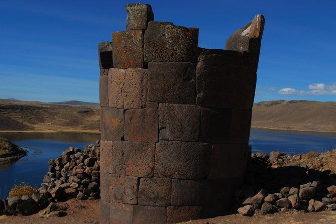 half-day-tombs-chullpas-of-sillustani-from-puno