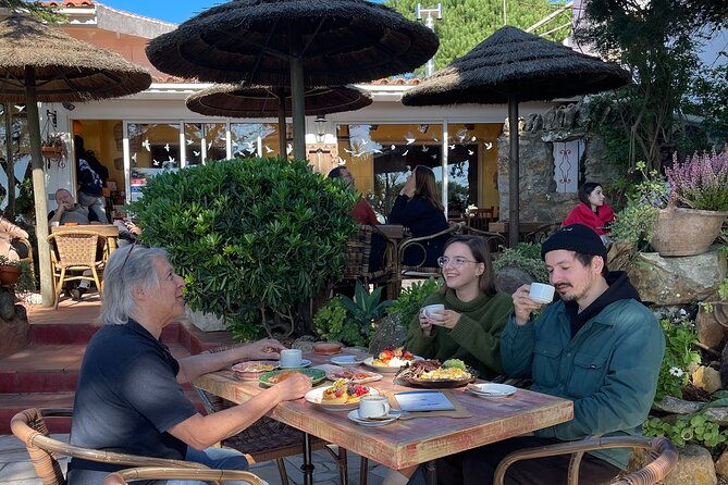 half-day-tour-in-cascais-sintra-with-brunch-and-wine-tasting-2