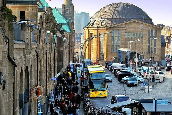 hamburg-hop-on-hop-off-tour-yellow-double-decker