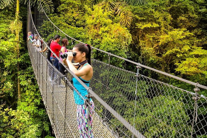 hanging-bridges-arenal-volcano-with-lunch-and-hotsprings