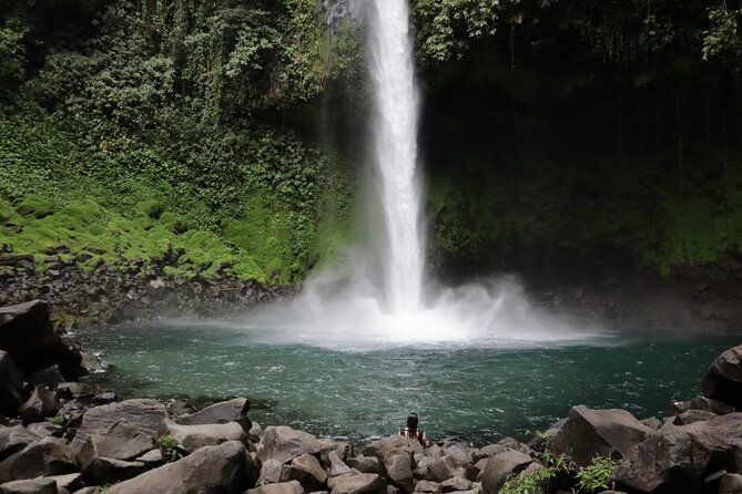 hanging-bridges-waterfall-volcano-hike-and-tabacon-hot-springs