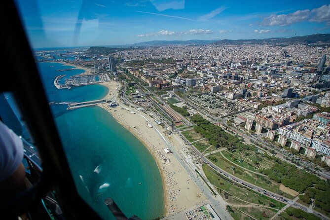 helicopter-flight-with-optional-sailing-experience