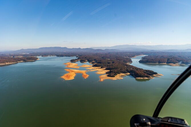 helicopter-ride-in-smoky-mountain-sevierville-douglas-lake-tour