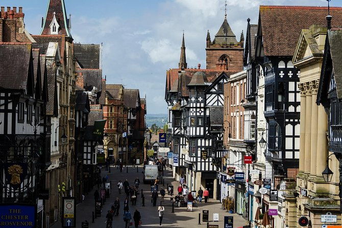 hello-chester-private-walking-tour