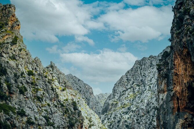 hike-the-canyon-of-torrent-de-pareis