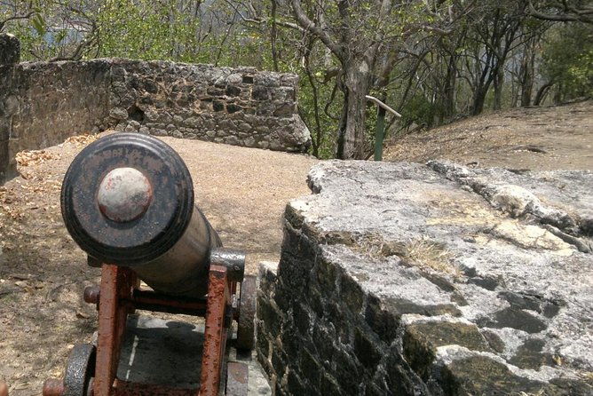 hike-the-fort-experience-amazing-panoramic-views-pigeon-island