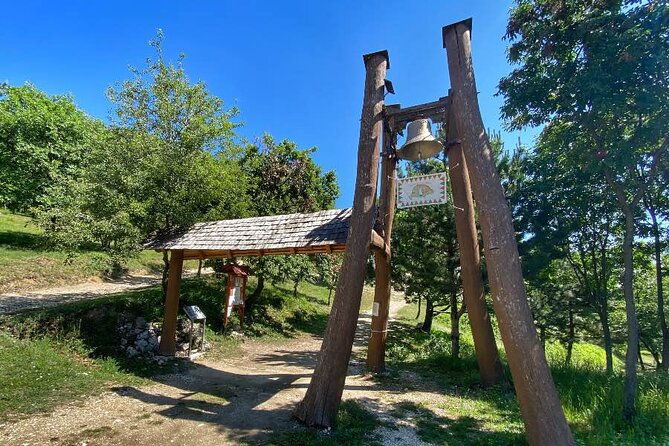 hike-to-spiritual-sites-near-budapest