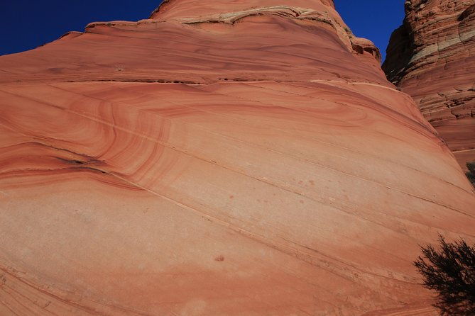 hiking-in-kanab-famous-teepees-of-vermilion-cliffs-national-monument-near-wave