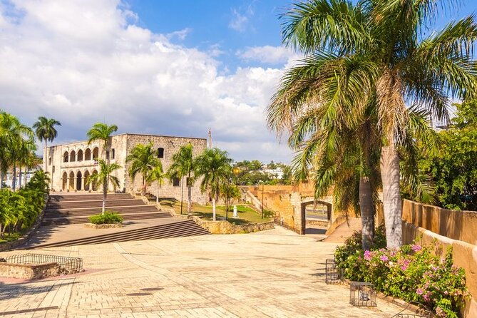 historical-tour-of-santo-domingo-and-3-eyes-caves-with-lunch