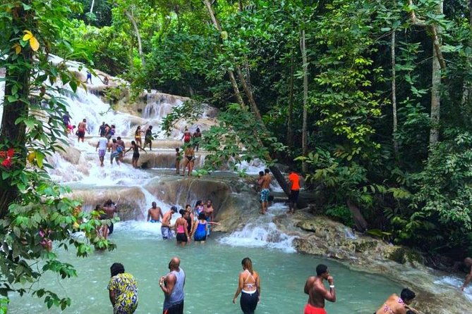 horseback-riding-and-dunns-river-falls